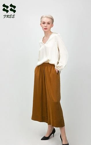 Long sleeve V neck silk blouse look 1.jpg Long sleeve V neck silk blouse look 1.jpg